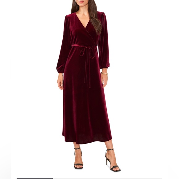 Women's Long-Sleeve Stretch-Velvet Dress - Picture 2 of 3